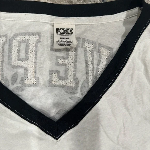 PINK Victoria's Secret White V-Neck Tee - Picture 9 of 11